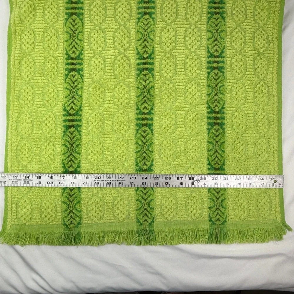 Vintage Utica by JP Stevens Lime Green Fringed Bath Towel Jacquard Made in USA